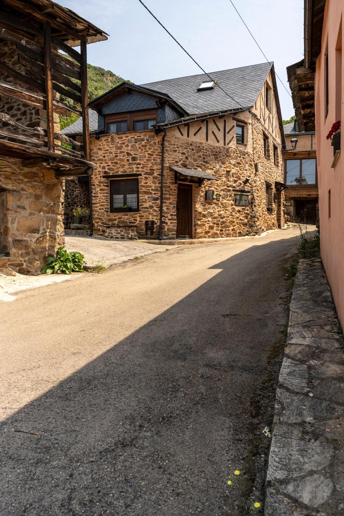 Апартаменты Casa de turismo rural Sardom2 Бембибре Экстерьер фото